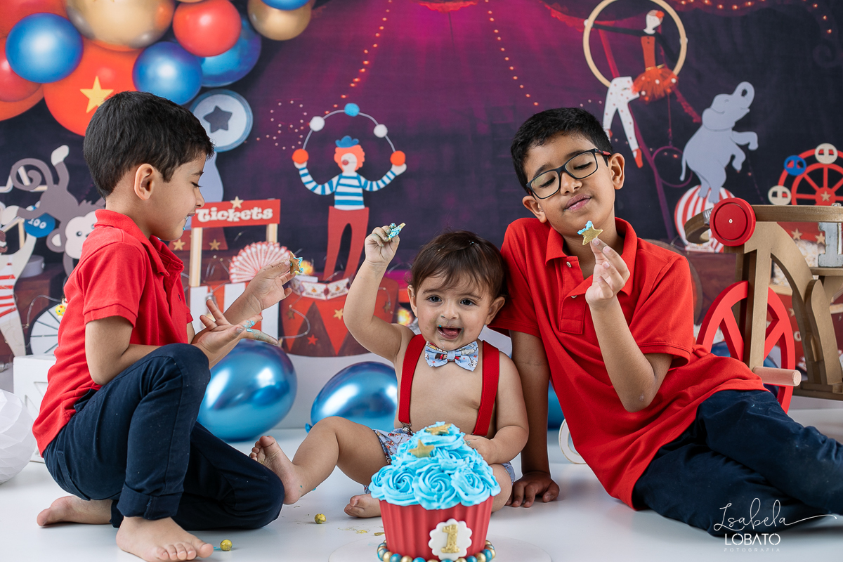 vermelho-ideias-de-decoracao-cenario-do-circo-fotografa-infantil-em-barbacena-estudio-fotografico-isabela-lobato