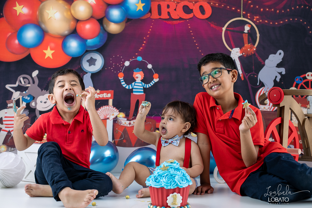vermelho-ideias-de-decoracao-cenario-do-circo-fotografa-infantil-em-barbacena-estudio-fotografico-isabela-lobato