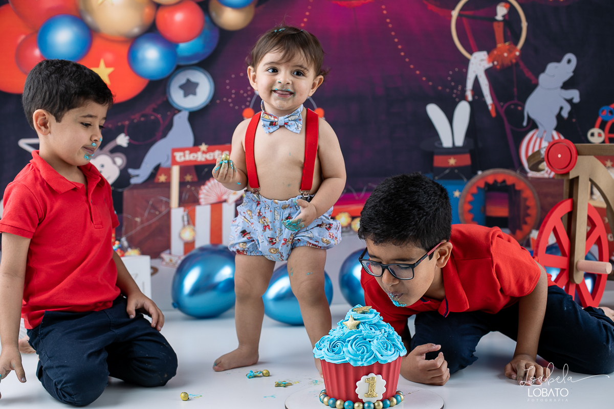 vermelho-ideias-de-decoracao-cenario-do-circo-fotografa-infantil-em-barbacena-estudio-fotografico-isabela-lobato