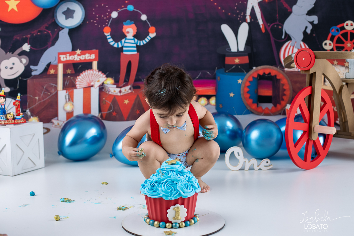 vermelho-ideias-de-decoracao-cenario-do-circo-fotografa-infantil-em-barbacena-estudio-fotografico-isabela-lobato