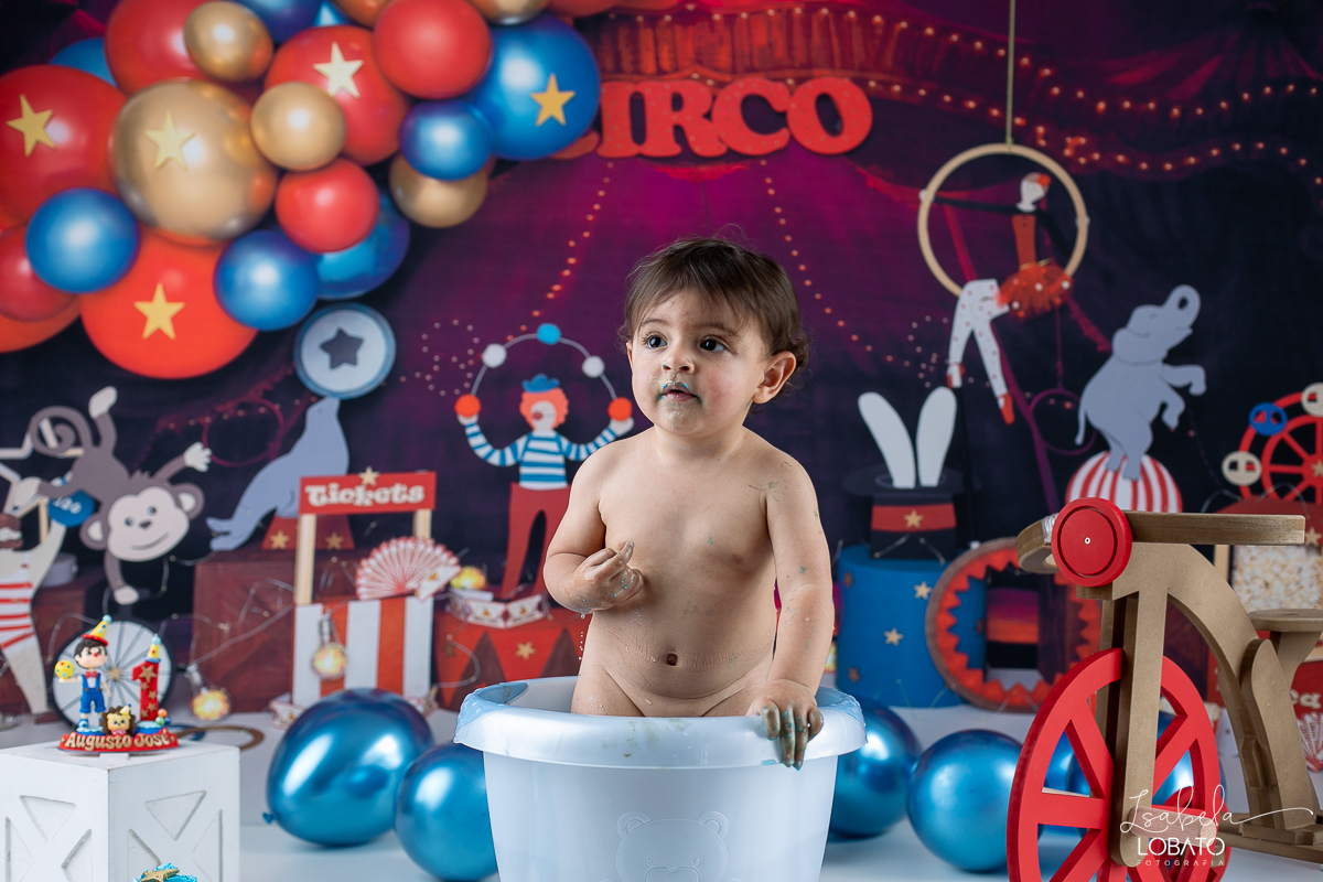 vermelho-ideias-de-decoracao-cenario-do-circo-fotografa-infantil-em-barbacena-estudio-fotografico-isabela-lobato