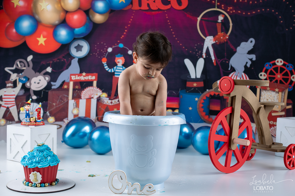 vermelho-ideias-de-decoracao-cenario-do-circo-fotografa-infantil-em-barbacena-estudio-fotografico-isabela-lobato