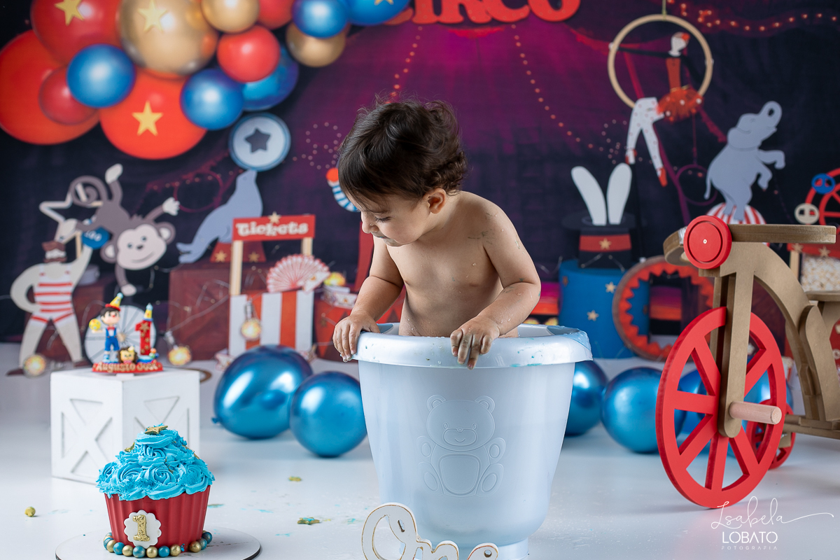 vermelho-ideias-de-decoracao-cenario-do-circo-fotografa-infantil-em-barbacena-estudio-fotografico-isabela-lobato