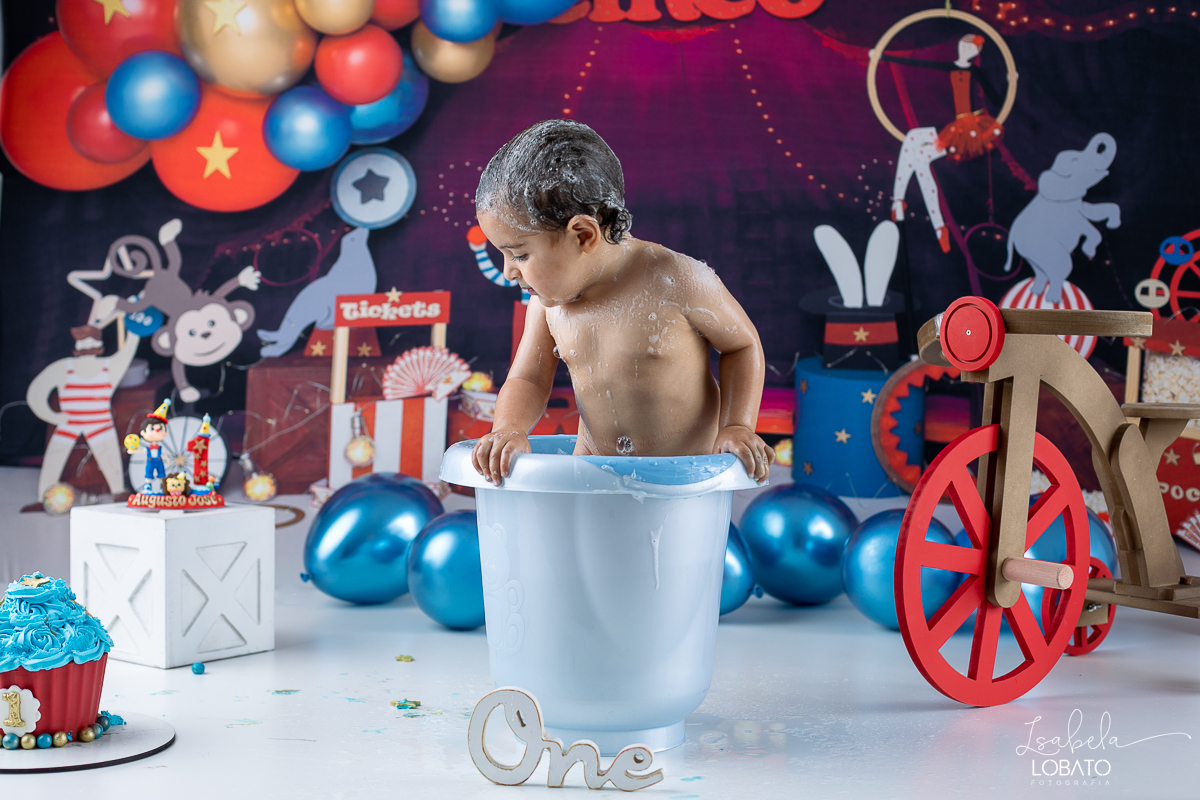 vermelho-ideias-de-decoracao-cenario-do-circo-fotografa-infantil-em-barbacena-estudio-fotografico-isabela-lobato