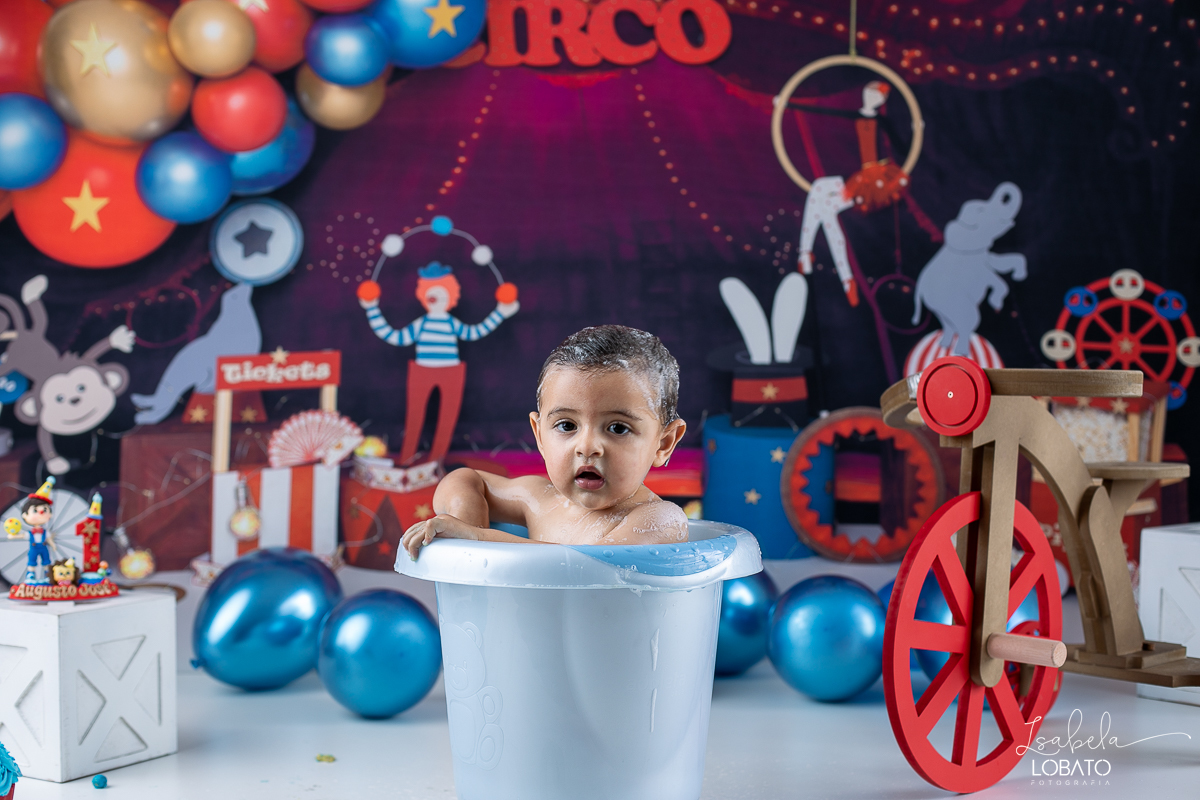 vermelho-ideias-de-decoracao-cenario-do-circo-fotografa-infantil-em-barbacena-estudio-fotografico-isabela-lobato