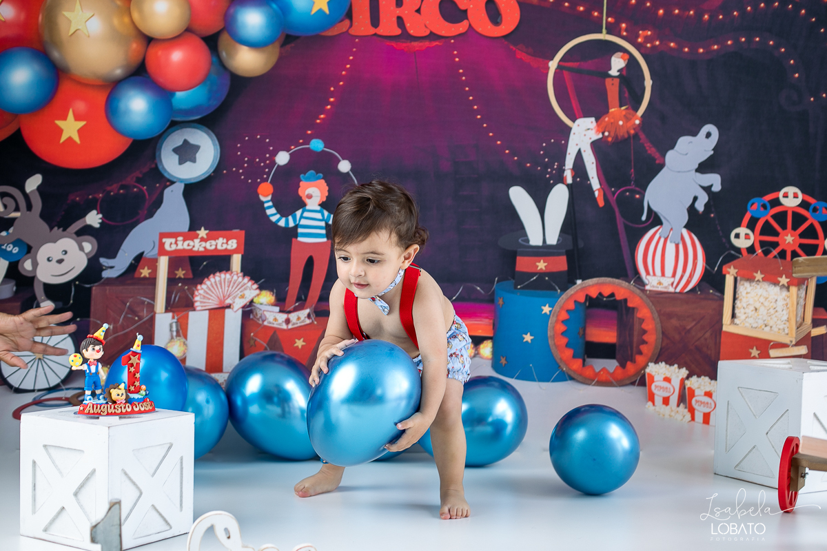 vermelho-ideias-de-decoracao-cenario-do-circo-fotografa-infantil-em-barbacena-estudio-fotografico-isabela-lobato