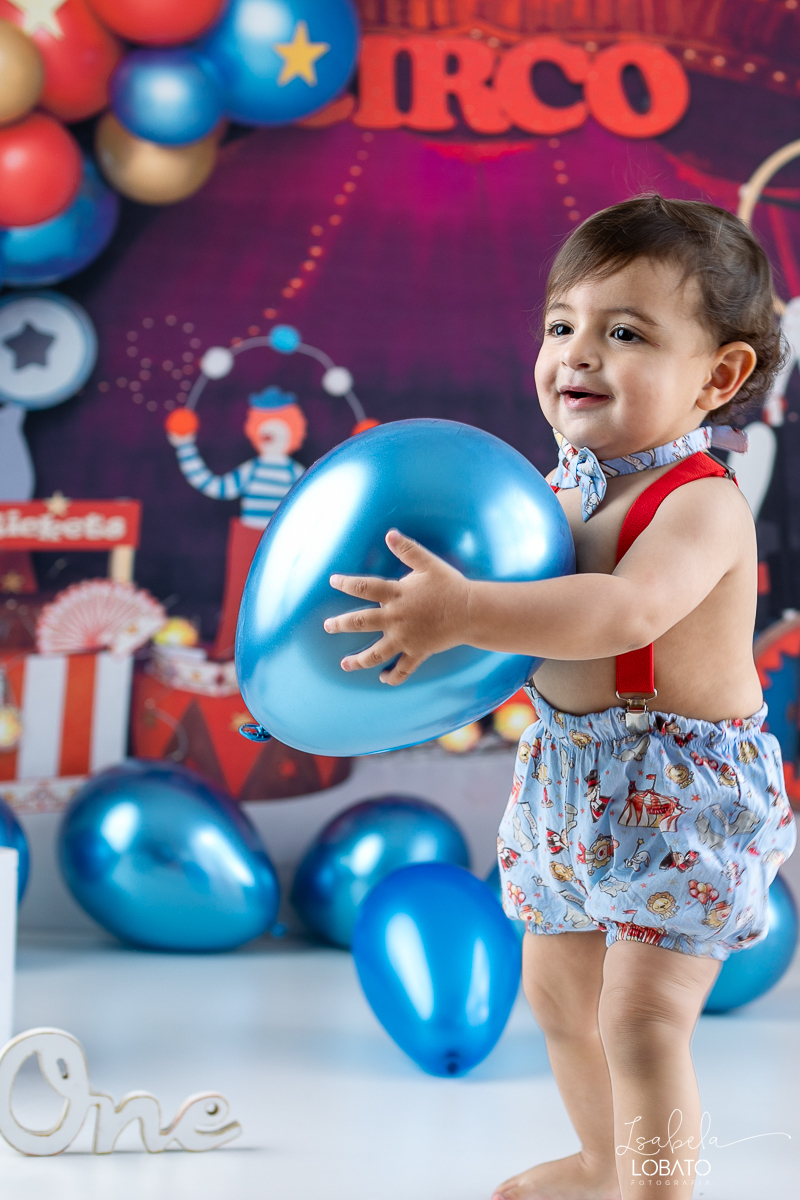 vermelho-ideias-de-decoracao-cenario-do-circo-fotografa-infantil-em-barbacena-estudio-fotografico-isabela-lobato