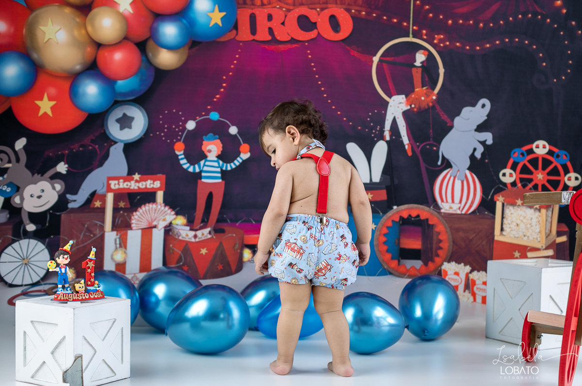 vermelho-ideias-de-decoracao-cenario-do-circo-fotografa-infantil-em-barbacena-estudio-fotografico-isabela-lobato