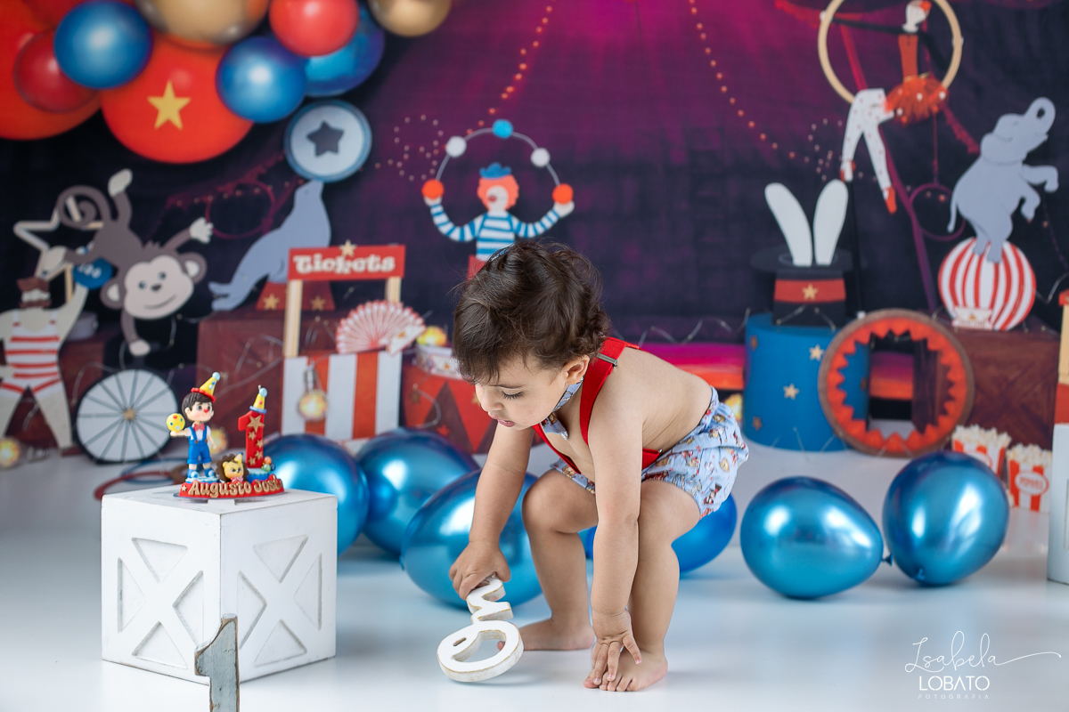 vermelho-ideias-de-decoracao-cenario-do-circo-fotografa-infantil-em-barbacena-estudio-fotografico-isabela-lobato
