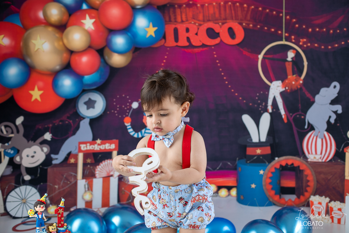 vermelho-ideias-de-decoracao-cenario-do-circo-fotografa-infantil-em-barbacena-estudio-fotografico-isabela-lobato