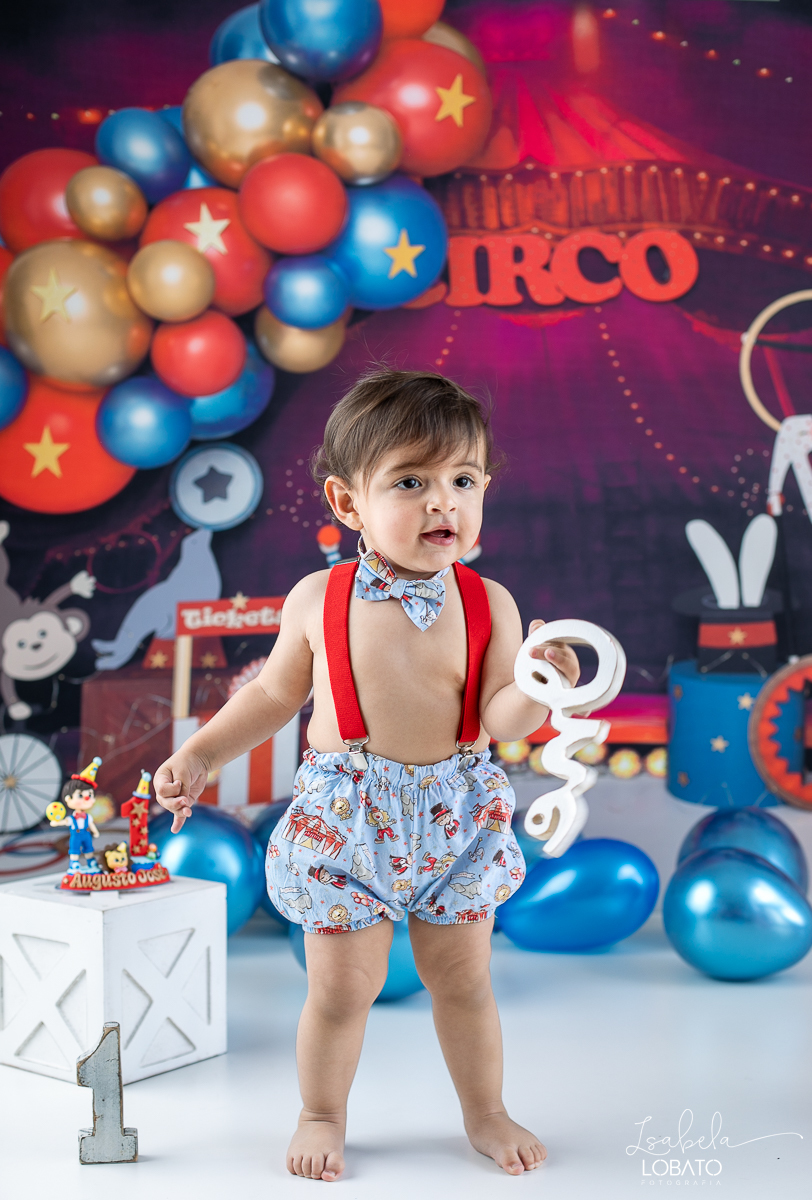 vermelho-ideias-de-decoracao-cenario-do-circo-fotografa-infantil-em-barbacena-estudio-fotografico-isabela-lobato