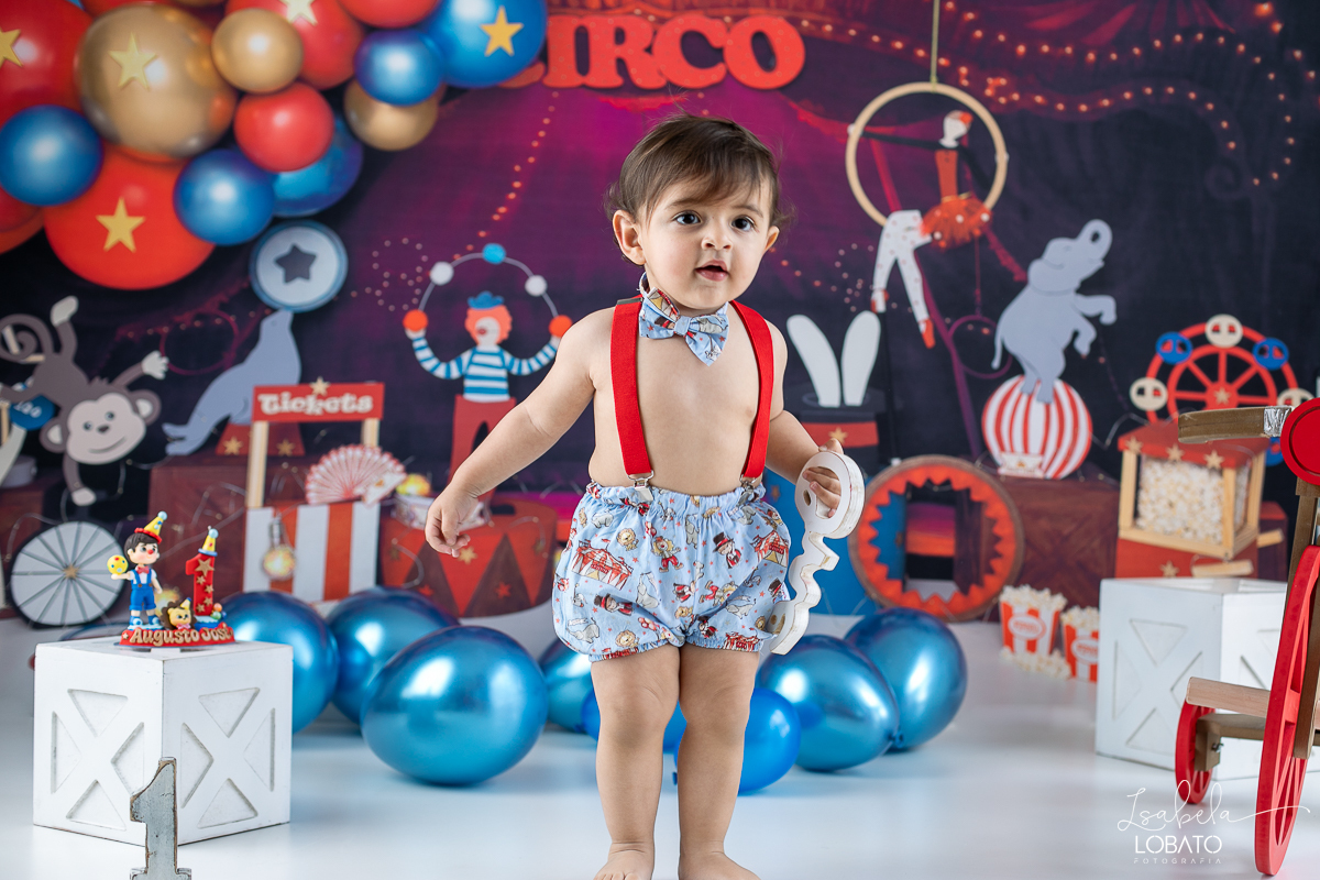 vermelho-ideias-de-decoracao-cenario-do-circo-fotografa-infantil-em-barbacena-estudio-fotografico-isabela-lobato