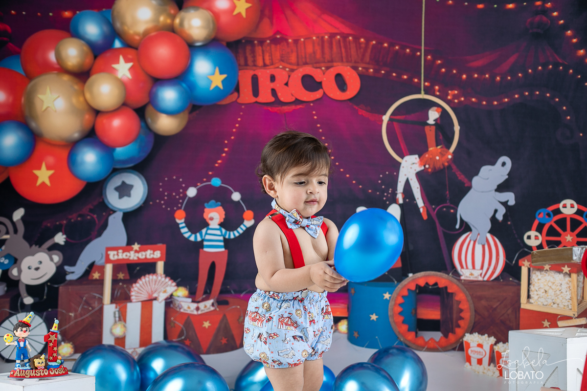 vermelho-ideias-de-decoracao-cenario-do-circo-fotografa-infantil-em-barbacena-estudio-fotografico-isabela-lobato