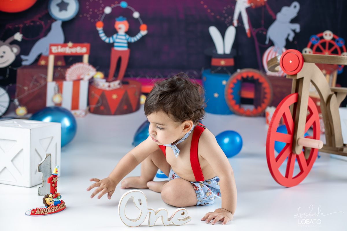 vermelho-ideias-de-decoracao-cenario-do-circo-fotografa-infantil-em-barbacena-estudio-fotografico-isabela-lobato