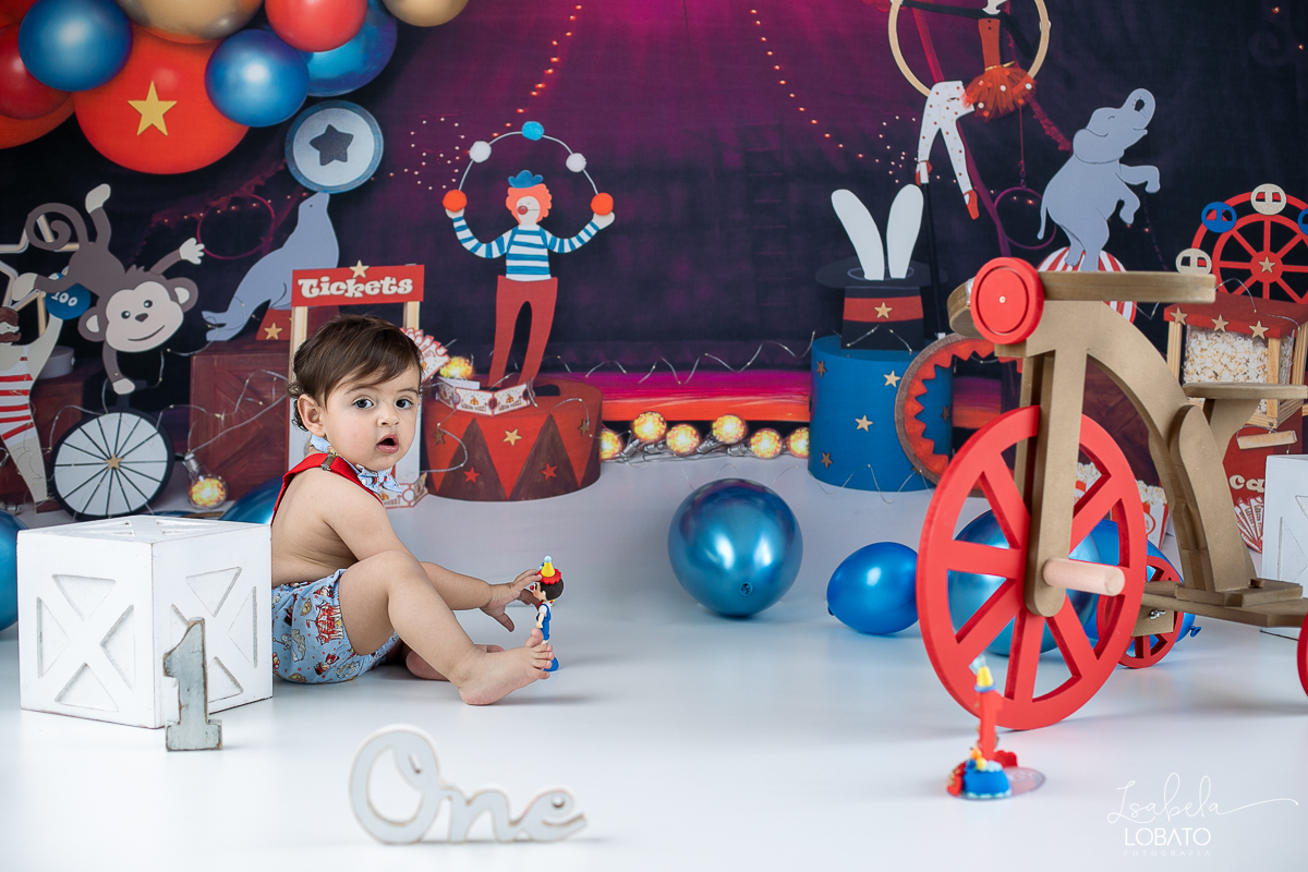 vermelho-ideias-de-decoracao-cenario-do-circo-fotografa-infantil-em-barbacena-estudio-fotografico-isabela-lobato