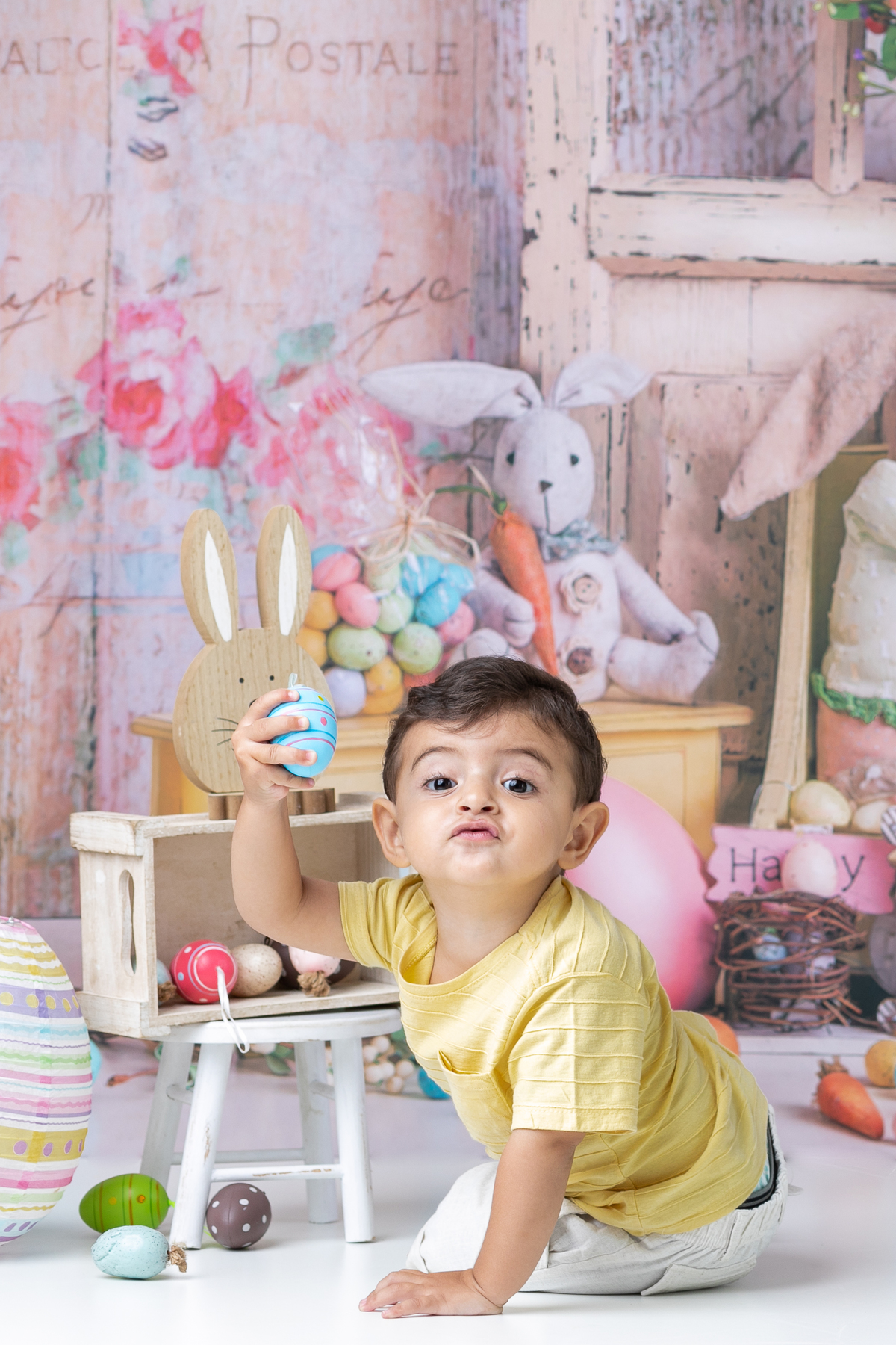 ensaio-fotografico-de-pascoa-2023-cenario-fotografico-de-pascoa-mini-sessao-fotografica-de-pascoa-2023-fundo-fotografico-de-pascoa-2023-wentz-fundos-fotograficos-fotografo-em-barbacena-fotografa-infantil-estudio-fotografico-em-barbacena-foto-de-pascoa-bq