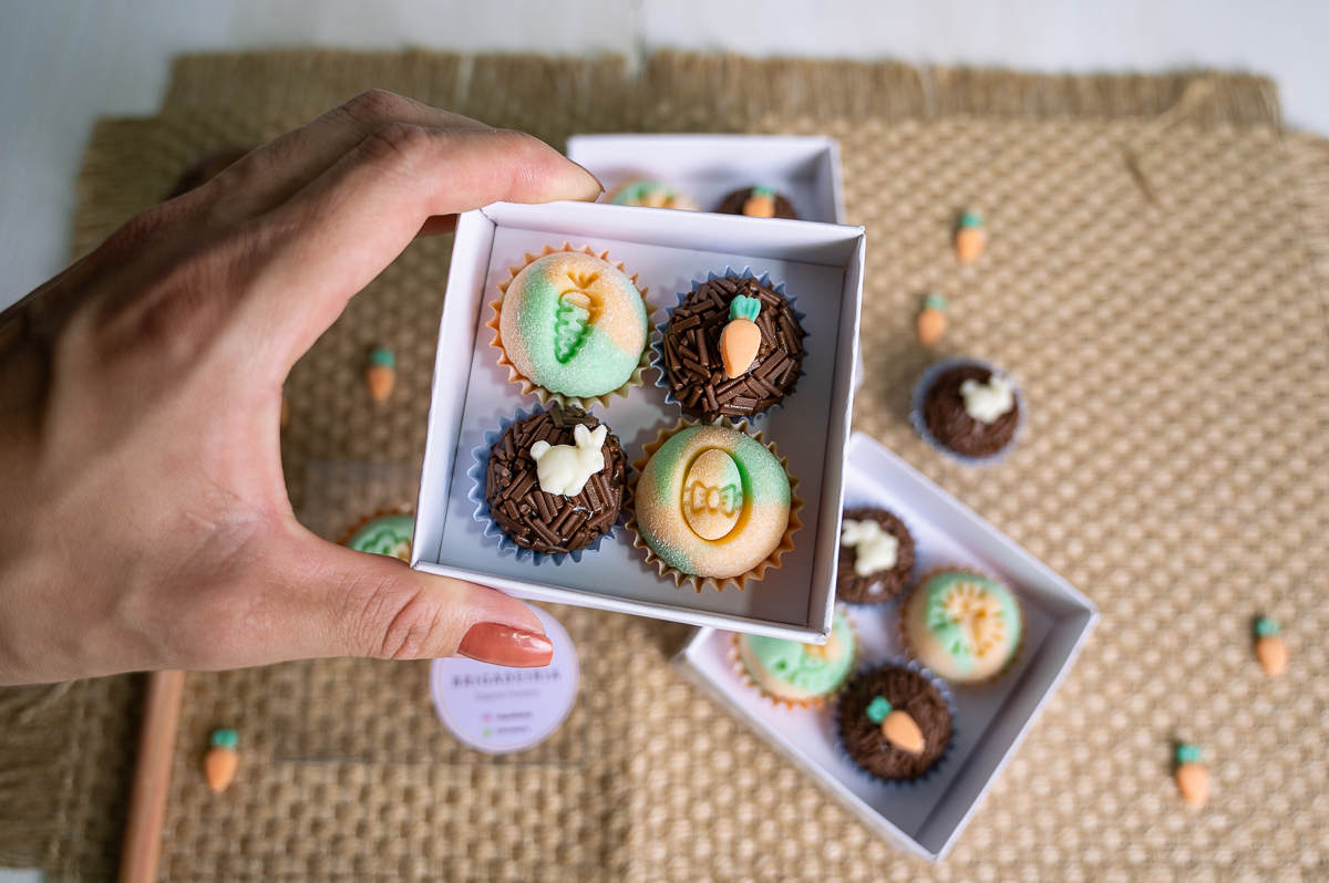 fotografia-gourmet-foto-ovos-de-pascoa-em-barbacena-ovo-de-pascoa-gourmet-pascoa-2023-docuras-de-pascoa-ovos-de-pascoa-chocolate-belga-barbacena-mg-fotografo-de-comida-foto-de-gastronomia-docinhos-de-pascoa-gormet-brigadeiria-em-barbacena-dayane-fereira