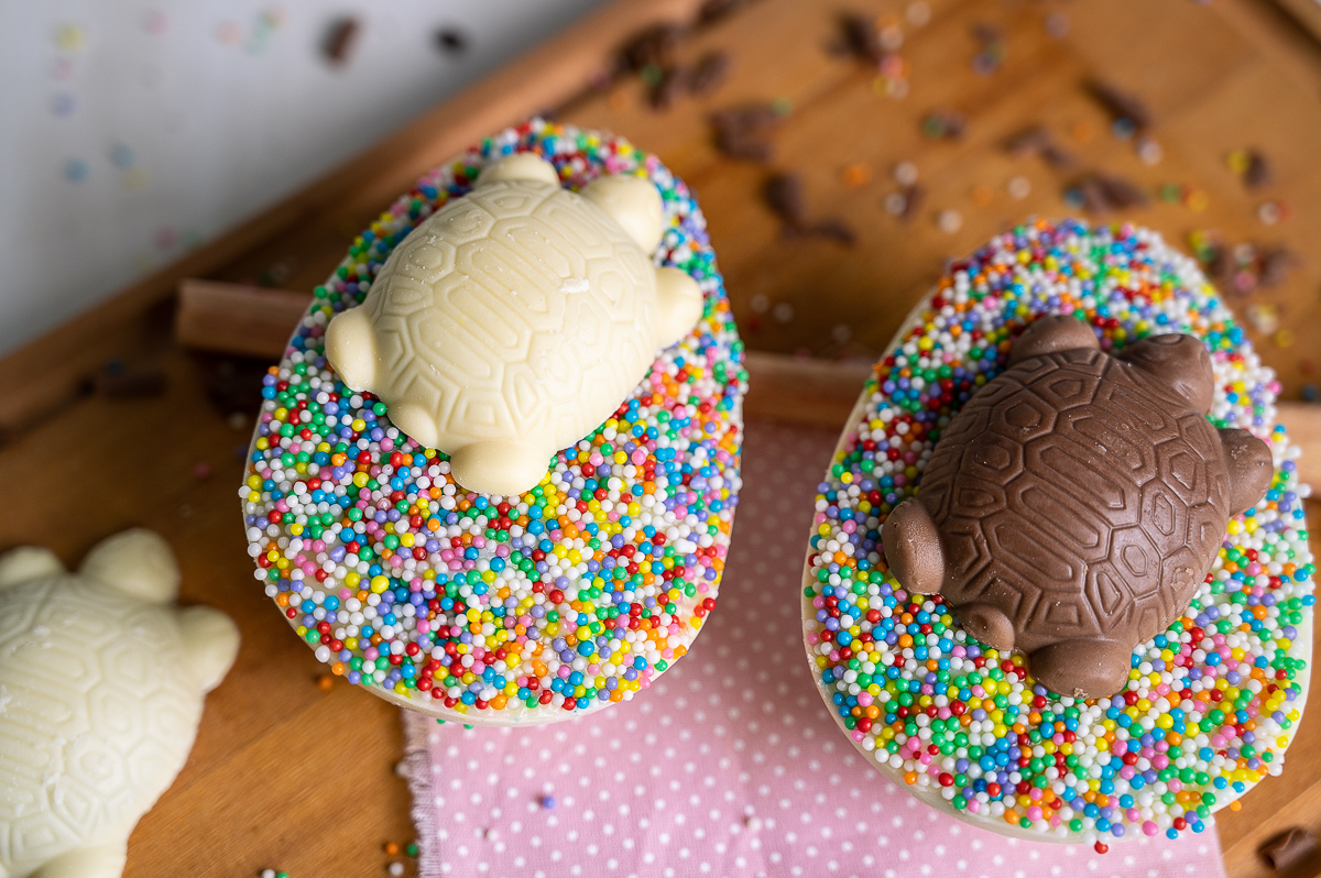 fotografia-gourmet-foto-ovos-de-pascoa-em-barbacena-ovo-de-pascoa-gourmet-pascoa-2023-docuras-de-pascoa-ovos-de-pascoa-chocolate-belga-barbacena-mg-fotografo-de-comida-foto-de-gastronomia-docinhos-de-pascoa-gormet-brigadeiria-em-barbacena-dayane-fereira