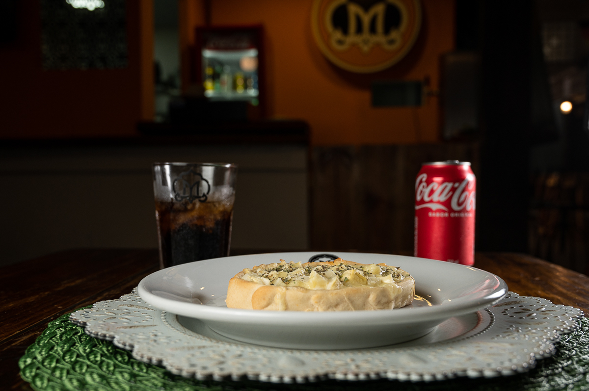 foto-de-comida-arabe-esfirra-aberta-foto-da-culinaria-árabe-fotografo-especializado-em-foto-de-alimentos-fotos-de-comida-fotografo-de-comida-mkt-de-restaurante-fotogografo-de-hamburguer-comida-arabe-em-barbacena-murad-bq-mercado-central-barbacena-mg