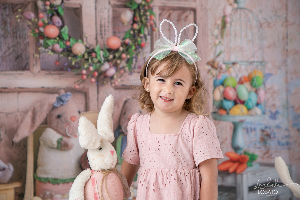 ensaio-fotografico-de-pascoa-2023-cenario-fotografico-de-pascoa-mini-sessao-fotografica-de-pascoa-2023-fundo-fotografico-de-pascoa-2023-wentz-fundos-fotograficos-fotografo-em-barbacena-fotografa-infantil-estudio-fotografico-em-barbacena-foto-de-pascoa-bq