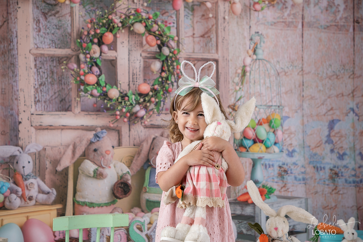 ensaio-fotografico-de-pascoa-2023-cenario-fotografico-de-pascoa-mini-sessao-fotografica-de-pascoa-2023-fundo-fotografico-de-pascoa-2023-wentz-fundos-fotograficos-fotografo-em-barbacena-fotografa-infantil-estudio-fotografico-em-barbacena-foto-de-pascoa-bq