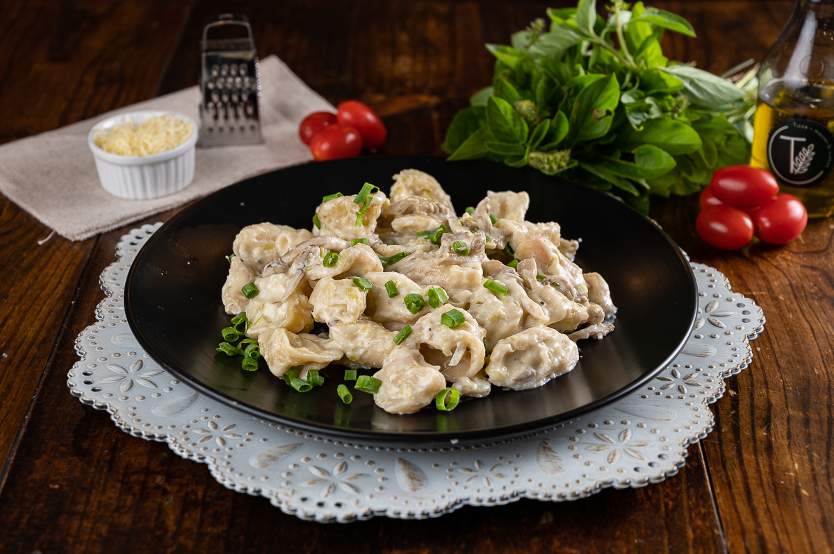 fotografia-de-comida-fotografia-gourmet-foto-de-pratos-italianos-foto-de-massas-artesanais-manjericao-brusqueta-nhoque-canelone-lasanha-restaurantes-em-barbacena-tizza-massas-e-vinhos-barbacena-mercado-central-barbacena-fotografa-de-comida-isabela-lobato