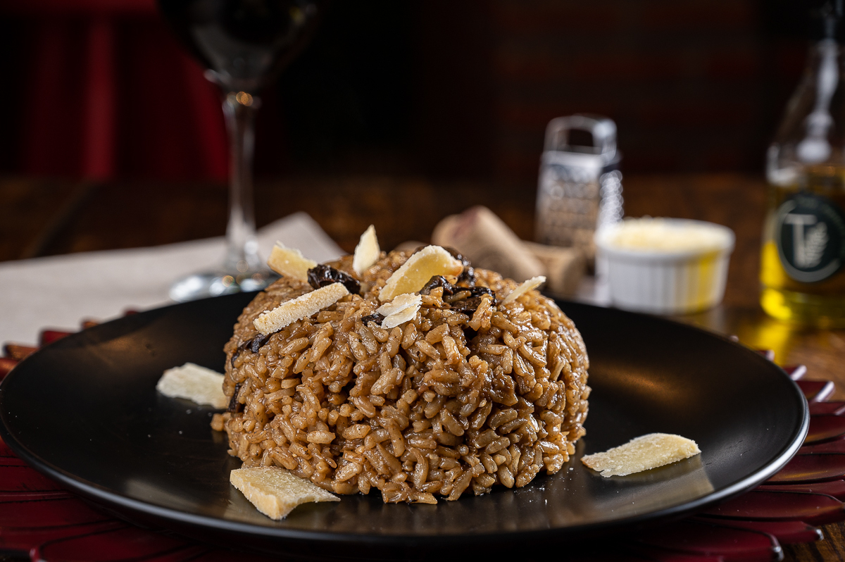 fotografia-de-comida-fotografia-gourmet-foto-de-pratos-italianos-foto-de-massas-artesanais-manjericao-brusqueta-nhoque-canelone-lasanha-restaurantes-em-barbacena-tizza-massas-e-vinhos-barbacena-mercado-central-barbacena-fotografa-de-comida-isabela-lobato