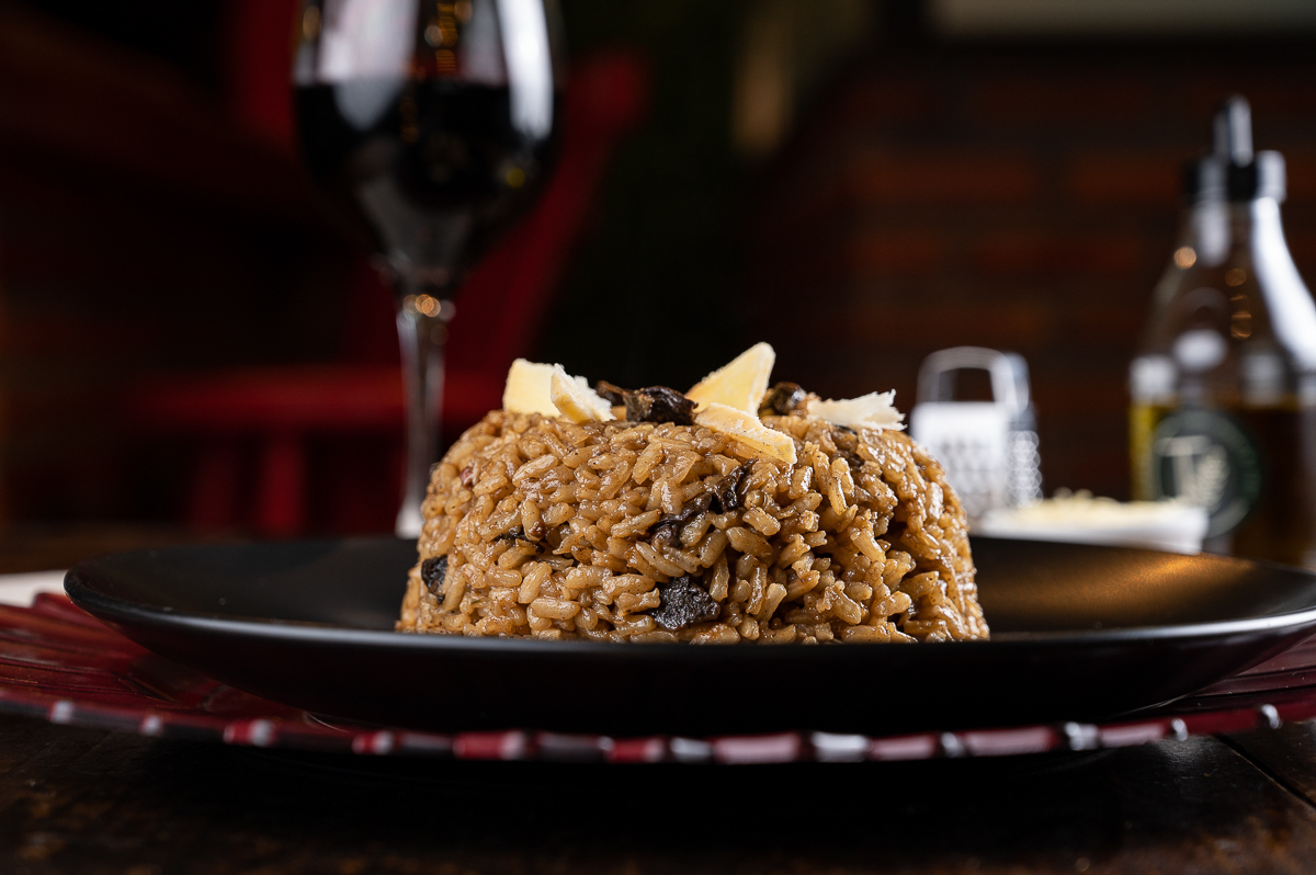 fotografia-de-comida-fotografia-gourmet-foto-de-pratos-italianos-foto-de-massas-artesanais-manjericao-brusqueta-nhoque-canelone-lasanha-restaurantes-em-barbacena-tizza-massas-e-vinhos-barbacena-mercado-central-barbacena-fotografa-de-comida-isabela-lobato