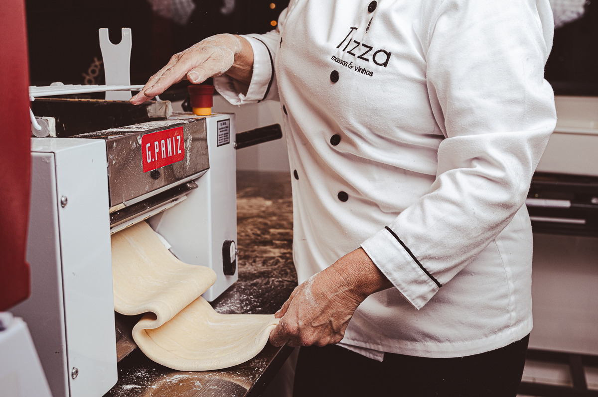 fotografia-de-comida-fotografia-gourmet-foto-de-pratos-italianos-foto-de-massas-artesanais-manjericao-brusqueta-nhoque-canelone-lasanha-restaurantes-em-barbacena-tizza-massas-e-vinhos-barbacena-mercado-central-barbacena-fotografa-de-comida-isabela-lobato