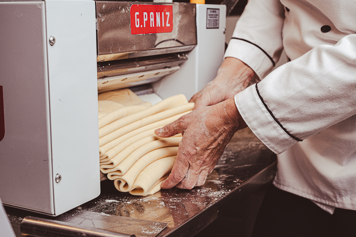 fotografia-de-comida-fotografia-gourmet-foto-de-pratos-italianos-foto-de-massas-artesanais-manjericao-brusqueta-nhoque-canelone-lasanha-restaurantes-em-barbacena-tizza-massas-e-vinhos-barbacena-mercado-central-barbacena-fotografa-de-comida-isabela-lobato