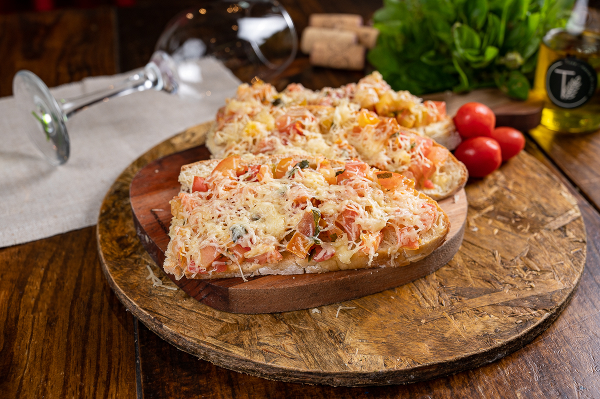 fotografia-de-comida-fotografia-gourmet-foto-de-pratos-italianos-foto-de-massas-artesanais-manjericao-brusqueta-nhoque-canelone-lasanha-restaurantes-em-barbacena-tizza-massas-e-vinhos-barbacena-mercado-central-barbacena-fotografa-de-comida-isabela-lobato