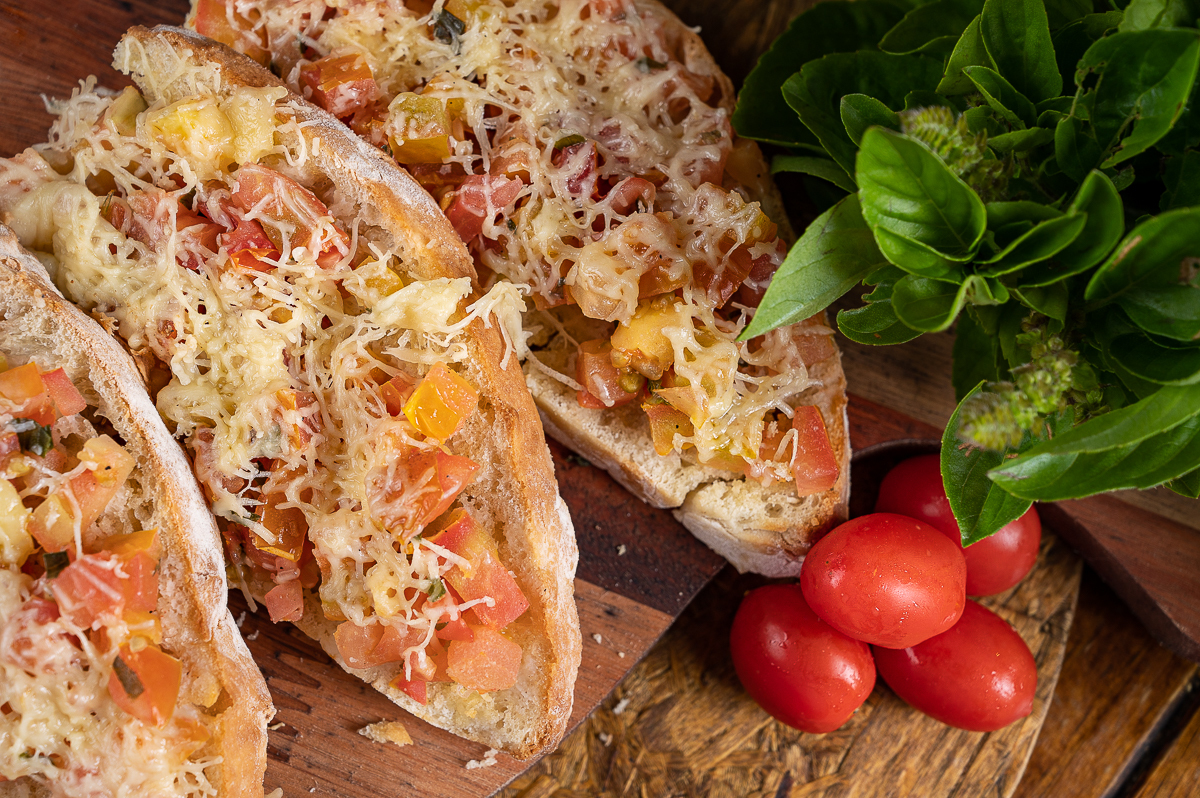 fotografia-de-comida-fotografia-gourmet-foto-de-pratos-italianos-foto-de-massas-artesanais-manjericao-brusqueta-nhoque-canelone-lasanha-restaurantes-em-barbacena-tizza-massas-e-vinhos-barbacena-mercado-central-barbacena-fotografa-de-comida-isabela-lobato