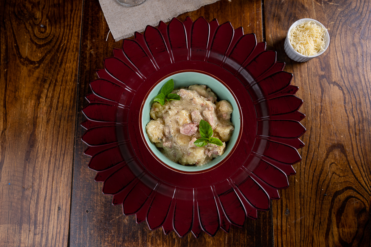 fotografia-de-comida-fotografia-gourmet-foto-de-pratos-italianos-foto-de-massas-artesanais-manjericao-brusqueta-nhoque-canelone-lasanha-restaurantes-em-barbacena-tizza-massas-e-vinhos-barbacena-mercado-central-barbacena-fotografa-de-comida-isabela-lobato