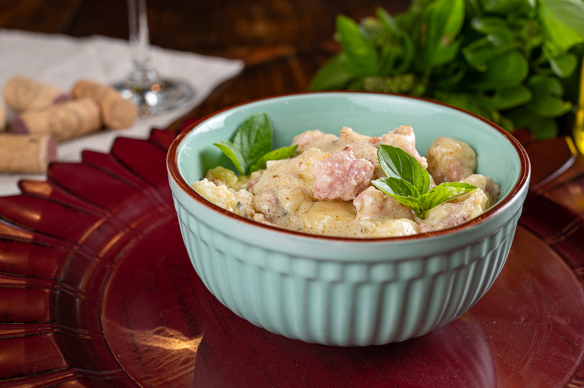 fotografia-de-comida-fotografia-gourmet-foto-de-pratos-italianos-foto-de-massas-artesanais-manjericao-brusqueta-nhoque-canelone-lasanha-restaurantes-em-barbacena-tizza-massas-e-vinhos-barbacena-mercado-central-barbacena-fotografa-de-comida-isabela-lobato