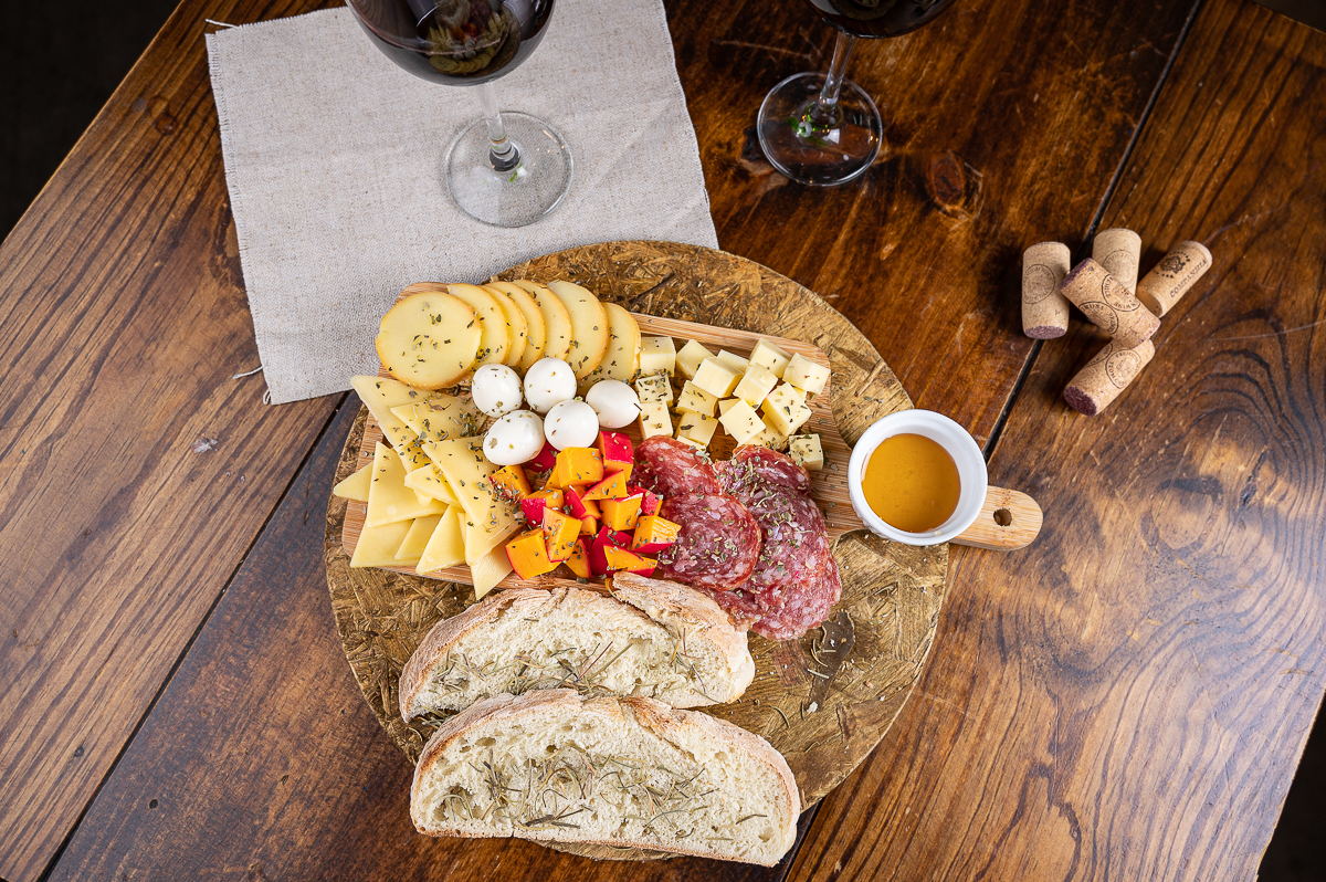 fotografia-de-comida-fotografia-gourmet-foto-de-pratos-italianos-foto-de-massas-artesanais-manjericao-brusqueta-nhoque-canelone-lasanha-restaurantes-em-barbacena-tizza-massas-e-vinhos-barbacena-mercado-central-barbacena-fotografa-de-comida-isabela-lobato