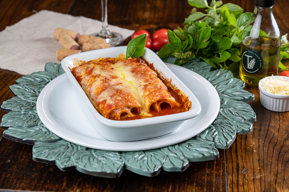 fotografia-de-comida-fotografia-gourmet-foto-de-pratos-italianos-foto-de-massas-artesanais-manjericao-brusqueta-nhoque-canelone-lasanha-restaurantes-em-barbacena-tizza-massas-e-vinhos-barbacena-mercado-central-barbacena-fotografa-de-comida-isabela-lobato