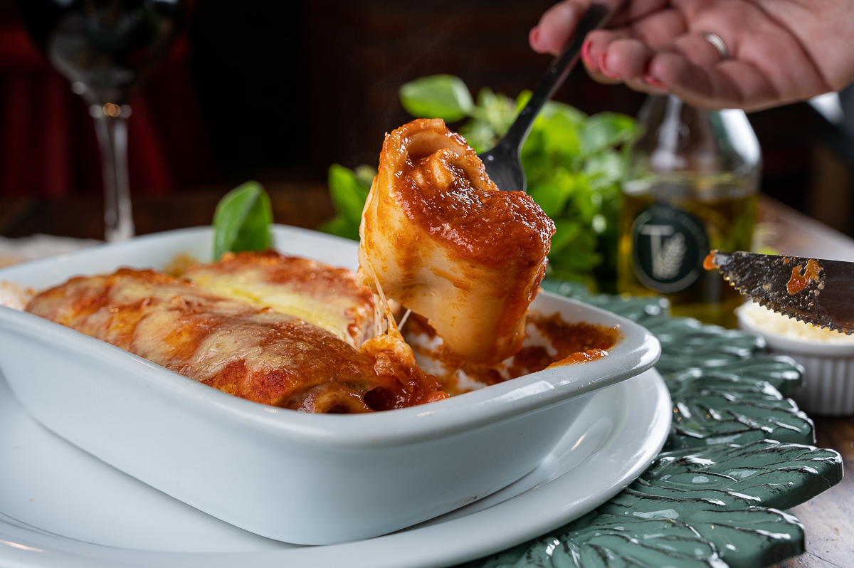 fotografia-de-comida-fotografia-gourmet-foto-de-pratos-italianos-foto-de-massas-artesanais-manjericao-brusqueta-nhoque-canelone-lasanha-restaurantes-em-barbacena-tizza-massas-e-vinhos-barbacena-mercado-central-barbacena-fotografa-de-comida-isabela-lobato