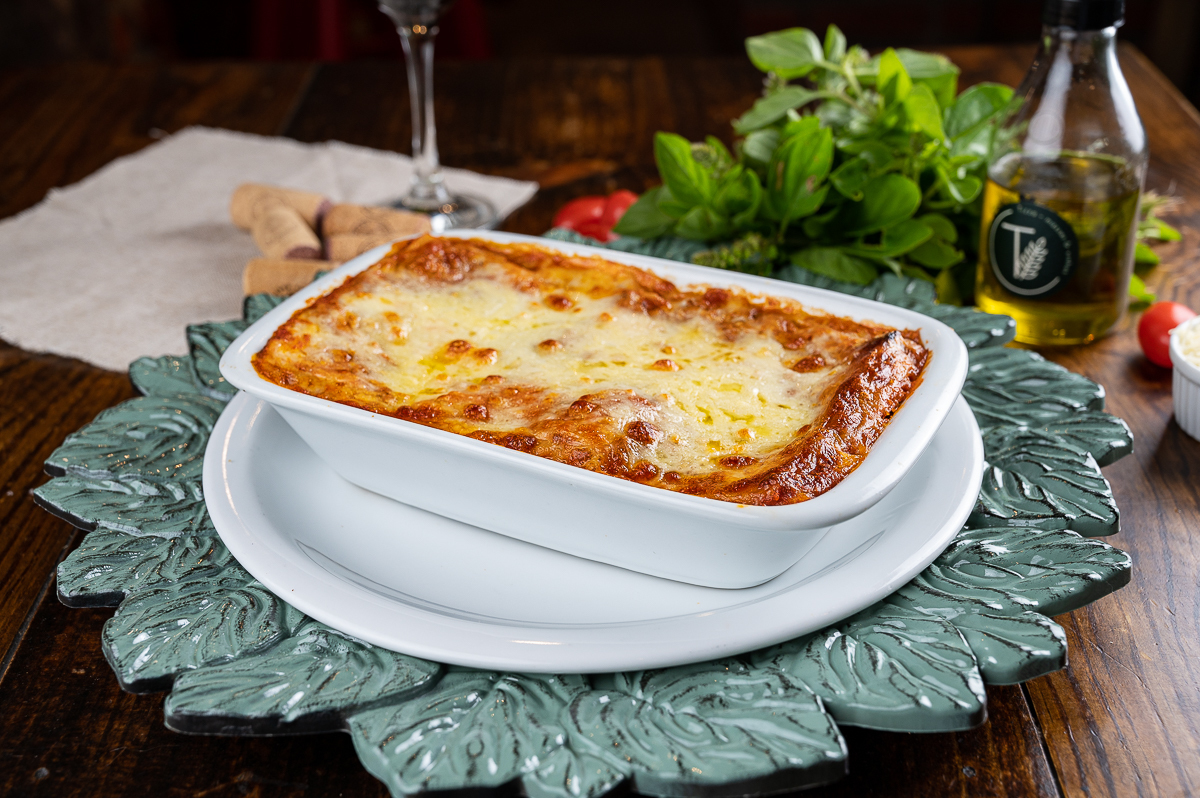 fotografia-de-comida-fotografia-gourmet-foto-de-pratos-italianos-foto-de-massas-artesanais-manjericao-brusqueta-nhoque-canelone-lasanha-restaurantes-em-barbacena-tizza-massas-e-vinhos-barbacena-mercado-central-barbacena-fotografa-de-comida-isabela-lobato