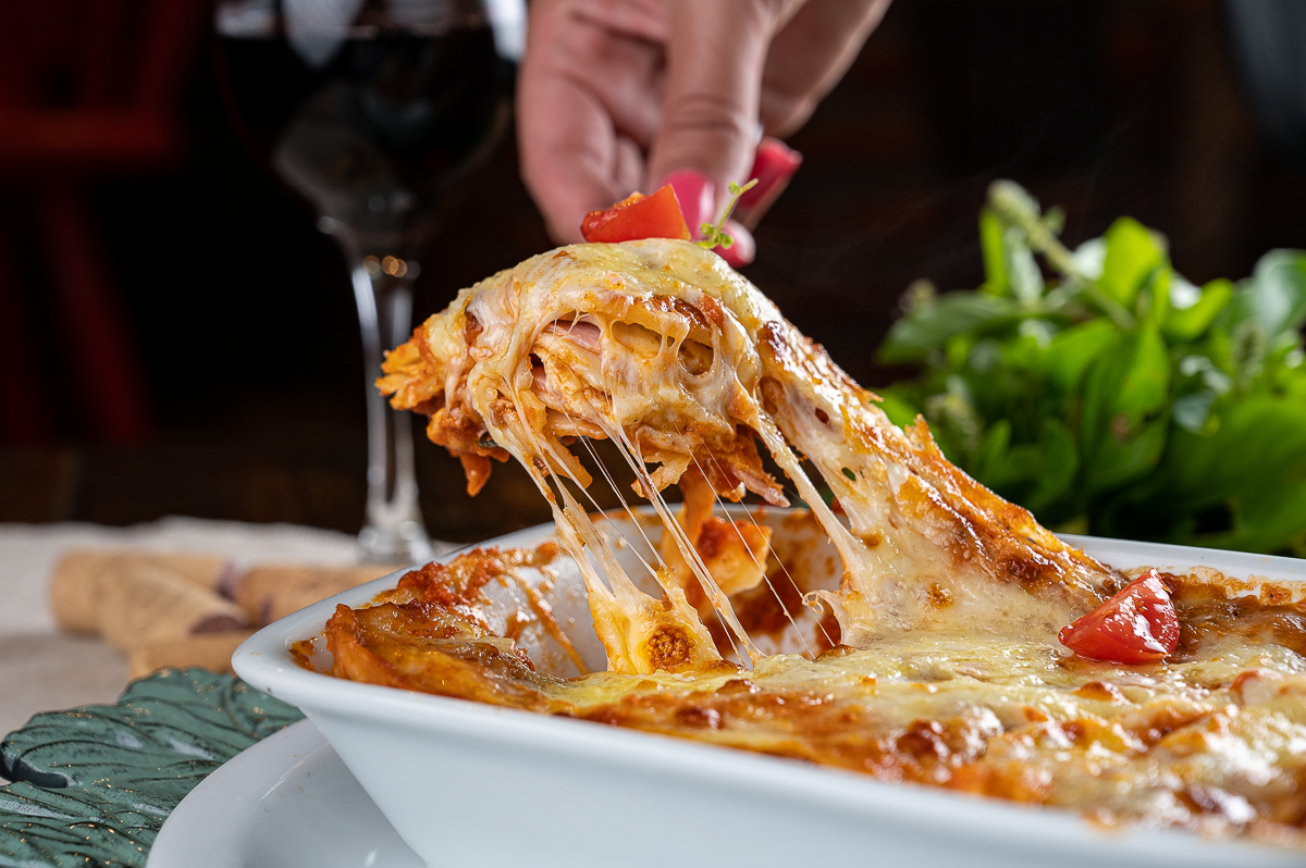 fotografia-de-comida-fotografia-gourmet-foto-de-pratos-italianos-foto-de-massas-artesanais-manjericao-brusqueta-nhoque-canelone-lasanha-restaurantes-em-barbacena-tizza-massas-e-vinhos-barbacena-mercado-central-barbacena-fotografa-de-comida-isabela-lobato