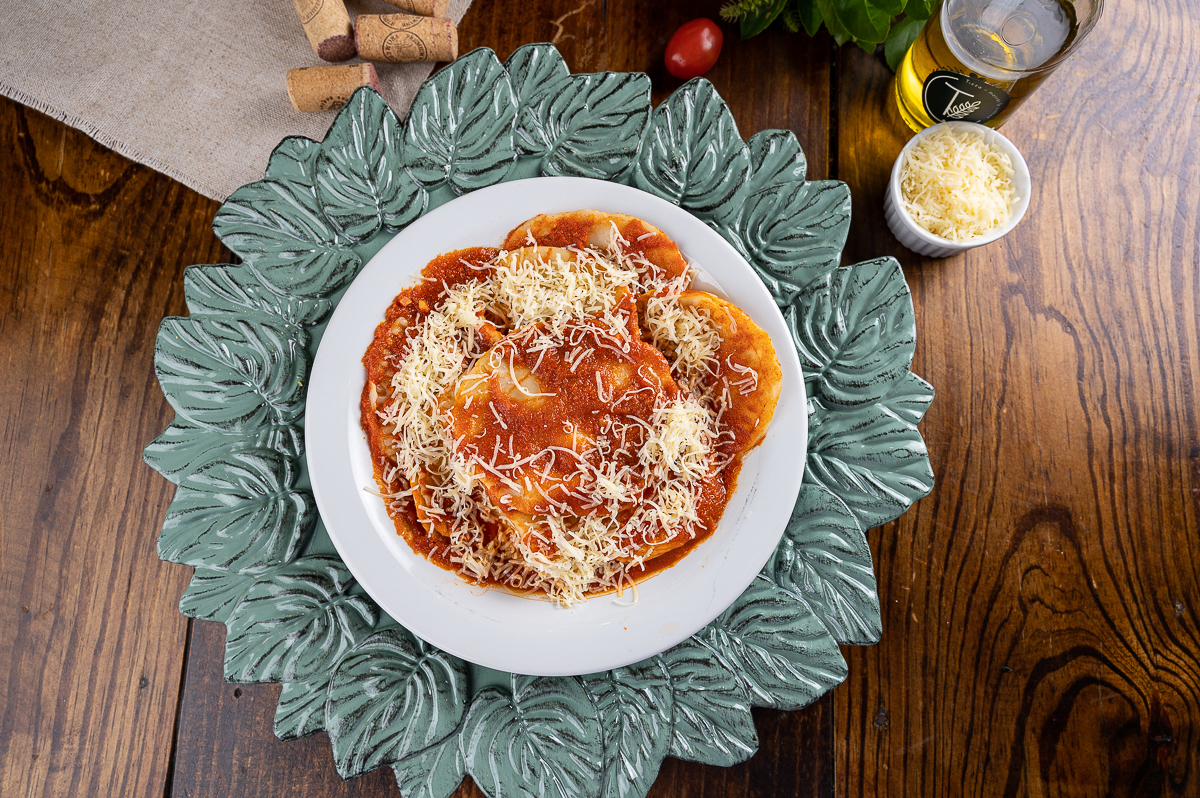 fotografia-de-comida-fotografia-gourmet-foto-de-pratos-italianos-foto-de-massas-artesanais-manjericao-brusqueta-nhoque-canelone-lasanha-restaurantes-em-barbacena-tizza-massas-e-vinhos-barbacena-mercado-central-barbacena-fotografa-de-comida-isabela-lobato