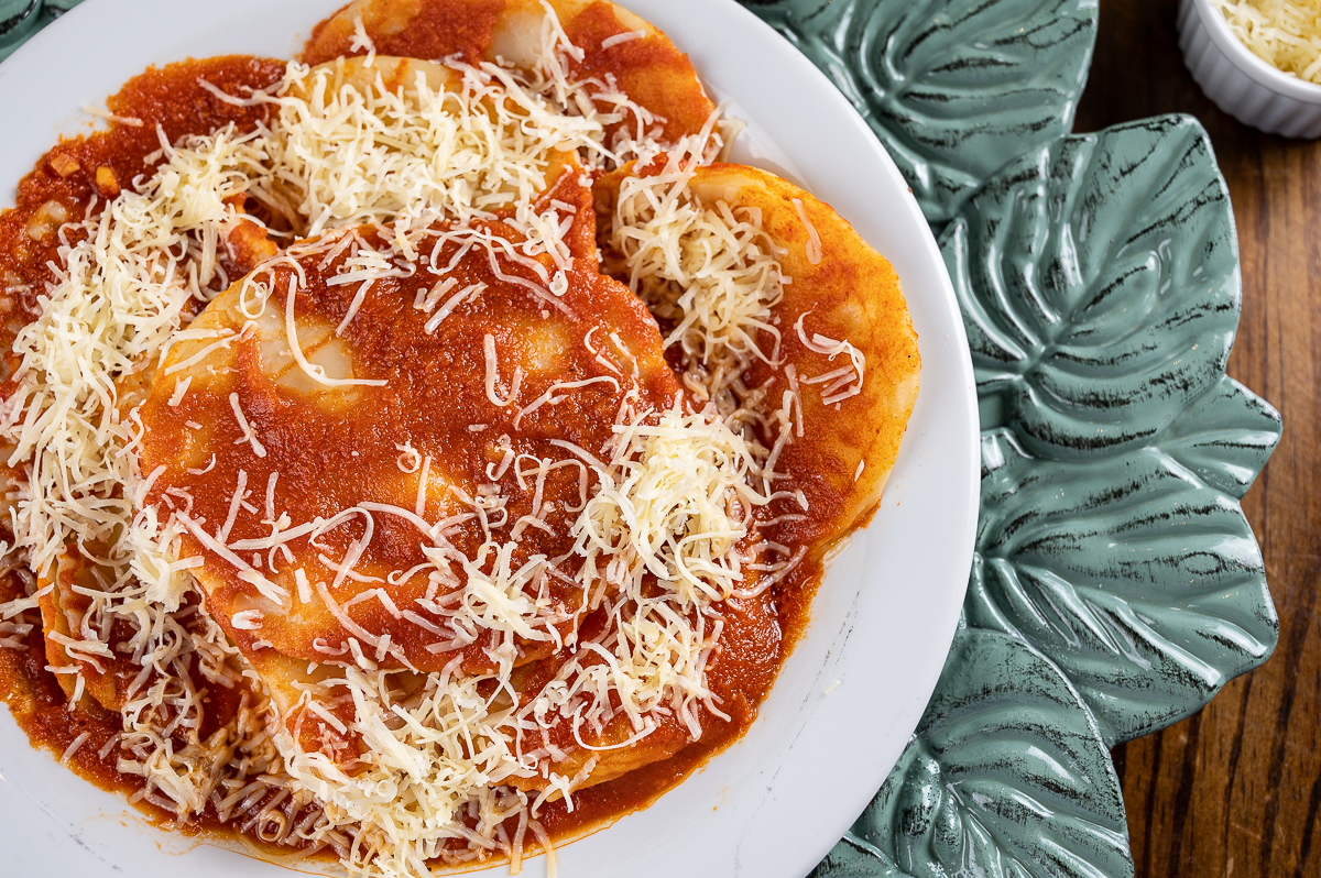 fotografia-de-comida-fotografia-gourmet-foto-de-pratos-italianos-foto-de-massas-artesanais-manjericao-brusqueta-nhoque-canelone-lasanha-restaurantes-em-barbacena-tizza-massas-e-vinhos-barbacena-mercado-central-barbacena-fotografa-de-comida-isabela-lobato