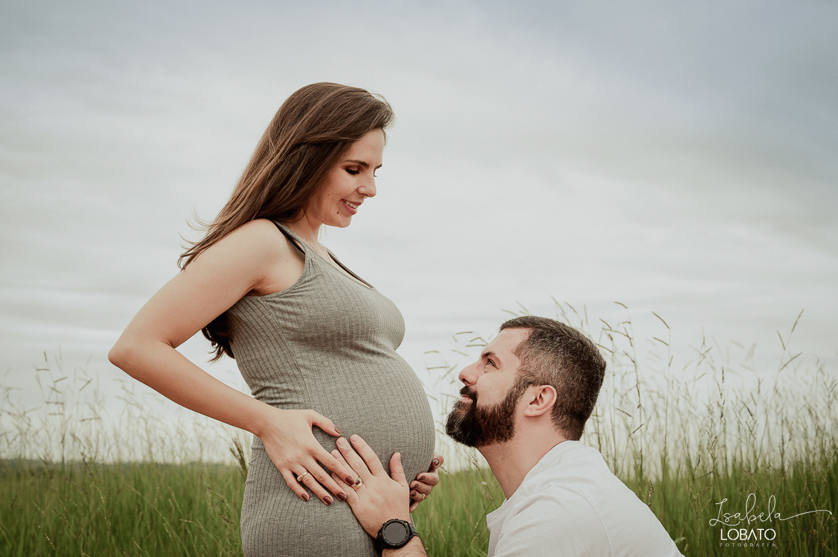 ensaio-de-gestante-pregnant-photography-pregnant-gestante-nove-meses-retratos-de-gestante-fotografo-em-barbacena-parto-natural-estudio-fotografico-isabela-lobato-fotografia-sociedade-sao-miguel-arcanjo-em-barbacena-ensaio-gestante-no-campo-conexao-fotos