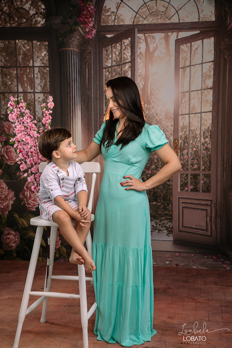 ensaio-fotografico-dia-das-maes-2023-amor-de-mae-fotos-dias-das-maes-presente-dia-das-maes-2023-cenario-fotografico-dia-das-maes-idea-de-cenario-para-ensaio-do-dia-das-maes-fundo-fotografico-dia-das-maes-fundo-fotografico-wentz-fotografo-em-barbacena