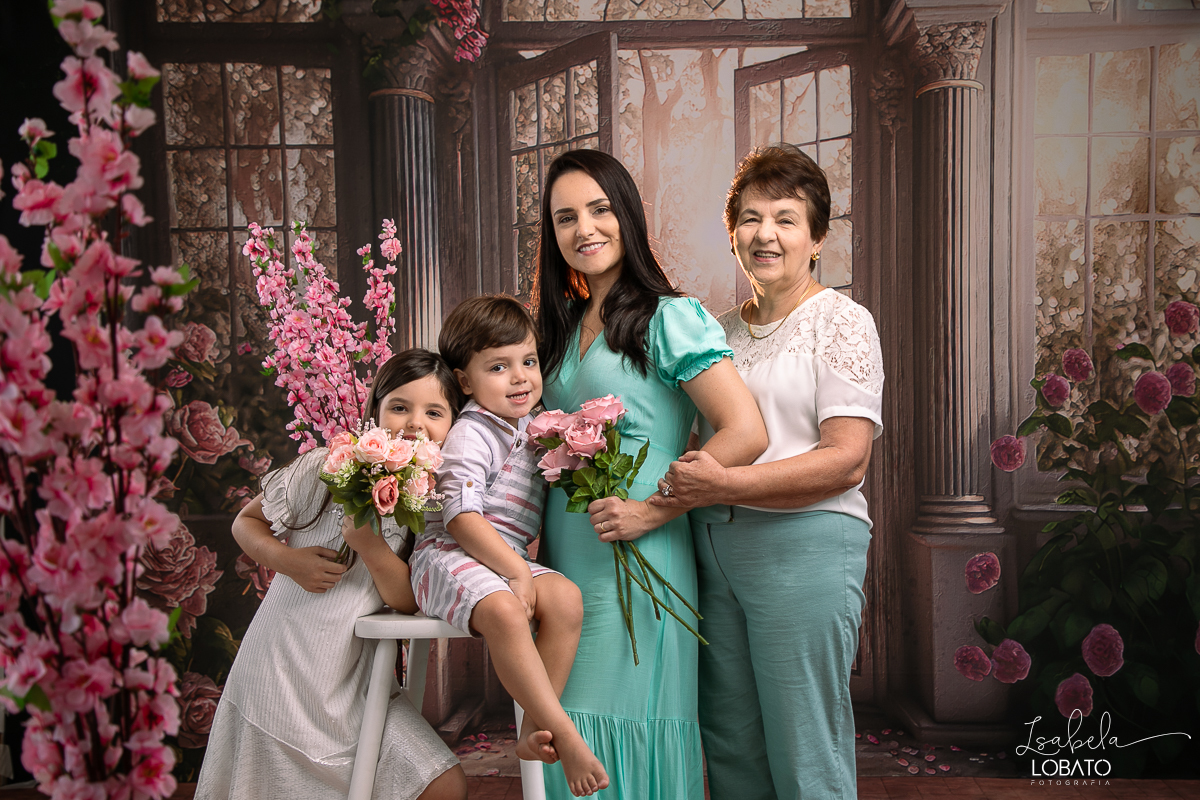 ensaio-fotografico-dia-das-maes-2023-amor-de-mae-fotos-dias-das-maes-presente-dia-das-maes-2023-cenario-fotografico-dia-das-maes-idea-de-cenario-para-ensaio-do-dia-das-maes-fundo-fotografico-dia-das-maes-fundo-fotografico-wentz-fotografo-em-barbacena