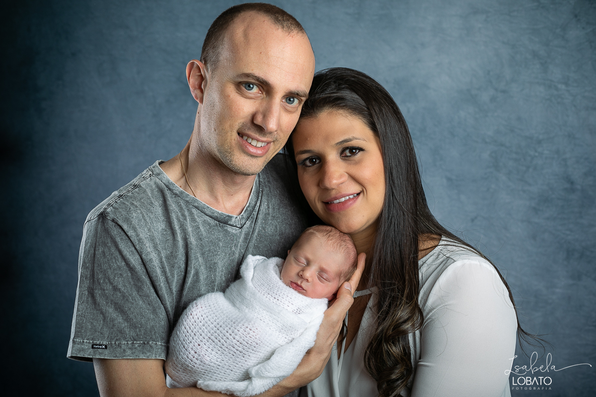 ensaio-fotografico-de-recem-nascido-ensaio-newborn-bebe-recem-nascido-sono-do-bebe-acompanhamento-fotografico-infantil-cenario-de-newborn-fundo-fotografico-para-ensaio-newborn-fotografa-especialista-em-ensaio-newborn-isabela-lobato-fotografia-barbacena-mg