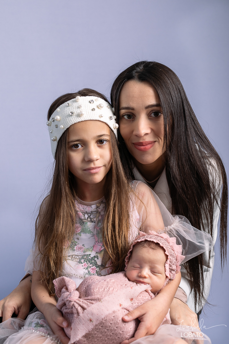 ensaio-fotografico-de-recem-nascido-ensaio-newborn-bebe-recem-nascido-sono-do-bebe-acompanhamento-fotografico-infantil-cenario-de-newborn-fundo-fotografico-para-ensaio-newborn-fotografa-especialista-em-ensaio-newborn-isabela-lobato-fotografia-barbacena-mg