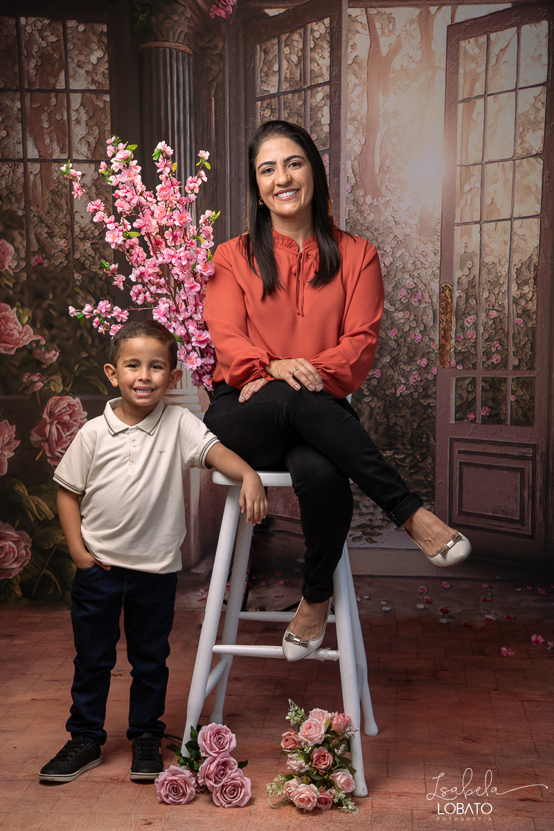 ensaio-fotografico-dia-das-maes-2023-amor-de-mae-fotos-dias-das-maes-presente-dia-das-maes-2023-cenario-fotografico-dia-das-maes-idea-de-cenario-para-ensaio-do-dia-das-maes-fundo-fotografico-dia-das-maes-fundo-fotografico-wentz-fotografo-em-barbacena