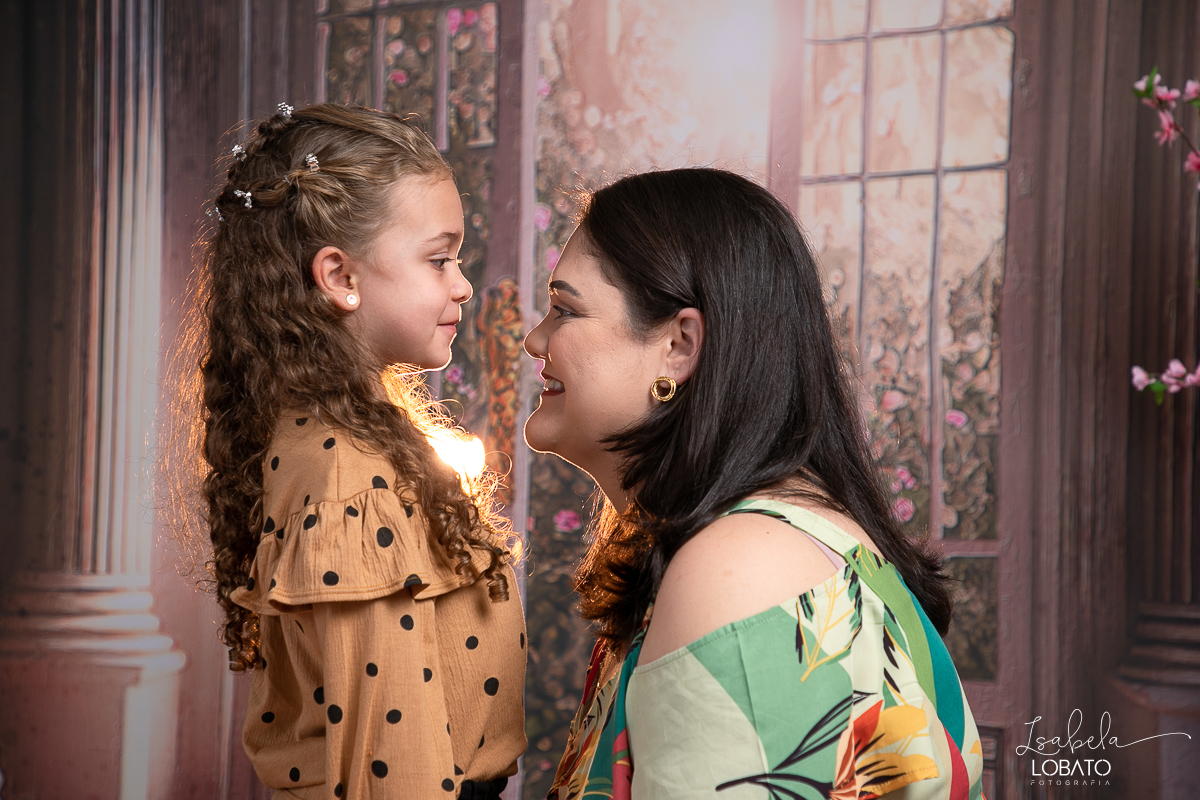 ensaio-fotografico-dia-das-maes-2023-amor-de-mae-fotos-dias-das-maes-presente-dia-das-maes-2023-cenario-fotografico-dia-das-maes-idea-de-cenario-para-ensaio-do-dia-das-maes-fundo-fotografico-dia-das-maes-fundo-fotografico-wentz-fotografo-em-barbacena