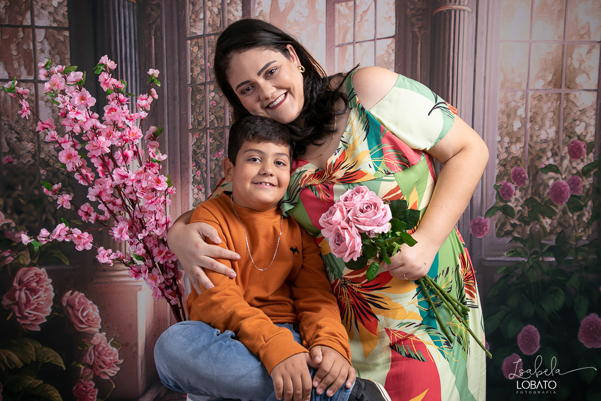 ensaio-fotografico-dia-das-maes-2023-amor-de-mae-fotos-dias-das-maes-presente-dia-das-maes-2023-cenario-fotografico-dia-das-maes-idea-de-cenario-para-ensaio-do-dia-das-maes-fundo-fotografico-dia-das-maes-fundo-fotografico-wentz-fotografo-em-barbacena