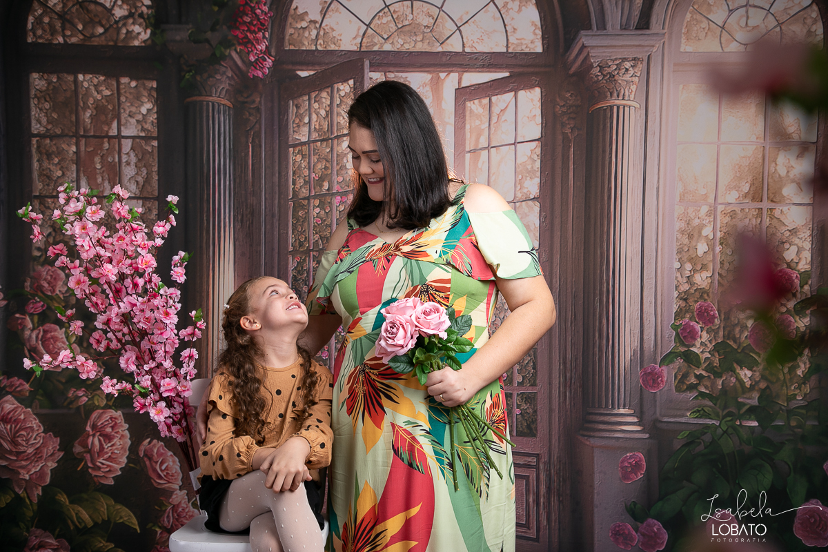 ensaio-fotografico-dia-das-maes-2023-amor-de-mae-fotos-dias-das-maes-presente-dia-das-maes-2023-cenario-fotografico-dia-das-maes-idea-de-cenario-para-ensaio-do-dia-das-maes-fundo-fotografico-dia-das-maes-fundo-fotografico-wentz-fotografo-em-barbacena